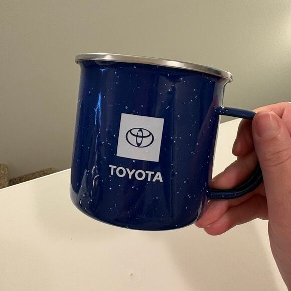 Toyota camping enamel/metal coffee mugs, set of two - Picture 4 of 5